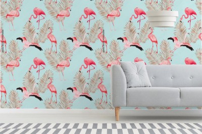 Tapeta Tropikalny Flaming ze złotymi liśćmi palmowymi na niebieskim tle