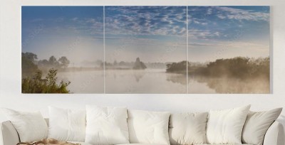 Obraz na płótnie Zamglona rzeka o poranku