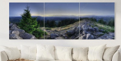 Obraz na płótnie Soczysty krajobraz górskiej panoramy