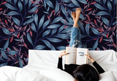 Fototapeta z niebieskimi i czerwonymi liśćmi na czarnym tle w stylu vintage