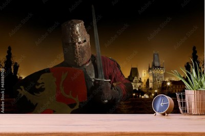 sredniowieczny-rycerz-w-zbroi-z-mieczem-i-tarcza