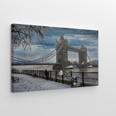 Obraz na płótnie Basztowy most w Londynie podczas opadu śniegu