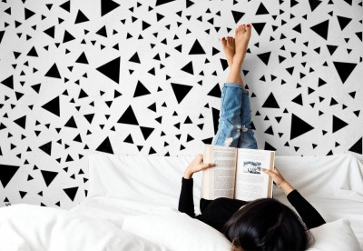 Tapeta z czarno-biała teksturą z trójkątów 