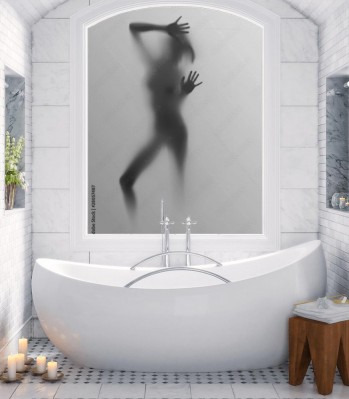 Naklejka na okno łazienkowe Kobieta w kąpieli