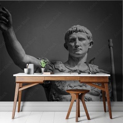 pomnik-cesarza-rzymskiego-augusta