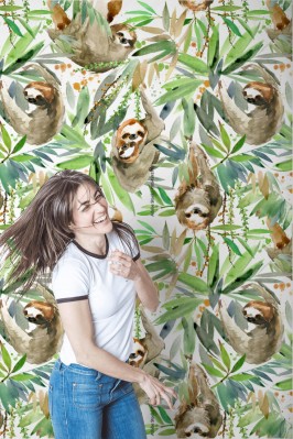 Fototapeta z modnym wzorem leniwca na tropikalnym liściu