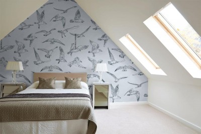 Tapeta w latające mewy na jasnoszarym tle