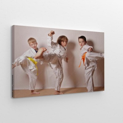 dzieci-podczas-treningu-karate