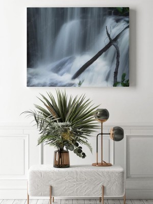 Obraz na płótnie Wodospad w lesie