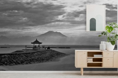 Fototapeta Spokojne może pod niespokojnym niebem