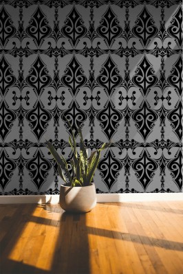 Tapeta z ciemnym ornamentem