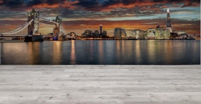 Fototapeta Panoramę Londynu wieczorem: od Tower Bridge do London Bridge