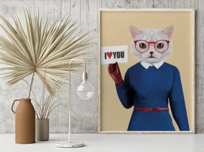 antropomorficzny-kotka-w-sukni-trzyma-papierowa-karte-kocham-cie