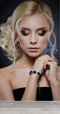 Fototapeta Piękna blond dziewczyna z wieczorową fryzurą