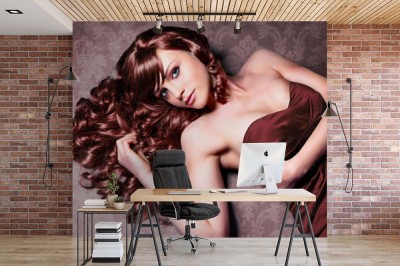 Fototapeta Modelka z farbowanymi włosami