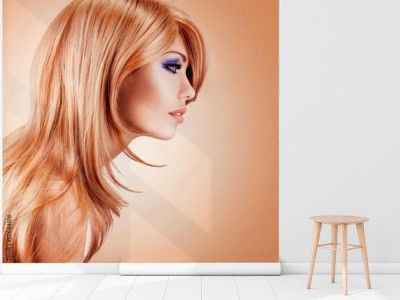 Fototapeta Profilowy portret rudej pięknej kobiety