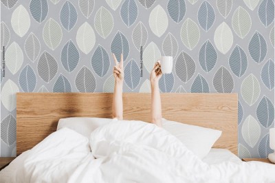 Tapeta Jesienny wzór liści w szarych odcieniach