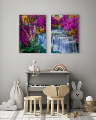 Obraz na płótnie Niesamowity w naturze, piękny wodospad w kolorowym lesie jesienią w sezonie jesiennym