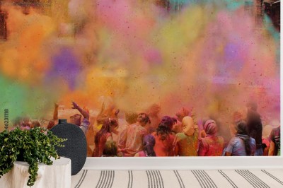 ludzie-swietuja-holi-festiwal-kolorow-indie