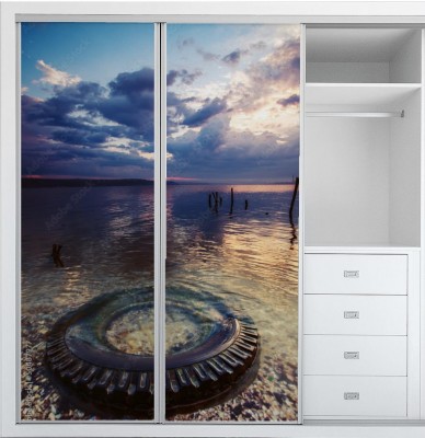 Naklejka na szafę Zachód słońca nad jeziorem