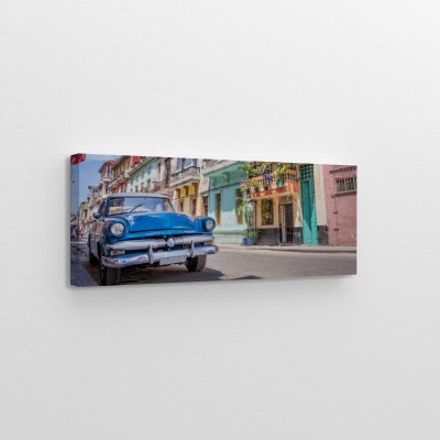 Obraz na płótnie Klasyczny amerykański samochód w kolorowej Hawańskiej uliczce na Kubie
