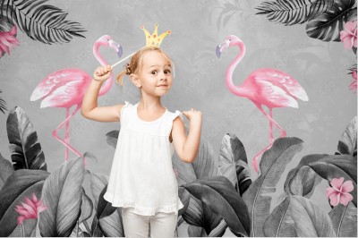 Fototapeta do pokoju dziewczynki z różowymi flamingami i tropikalnymi liśćmi