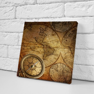Obraz na płótnie Stary kompas na mapie świata z 1746 r  w stylu vintage
