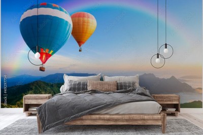 Fototapeta Kolorowe balony powietrzne i tęcza