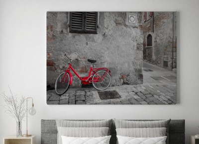 Obraz na płótnie Historyczna śródziemnomorska ulica miasta z czerwonym rowerem