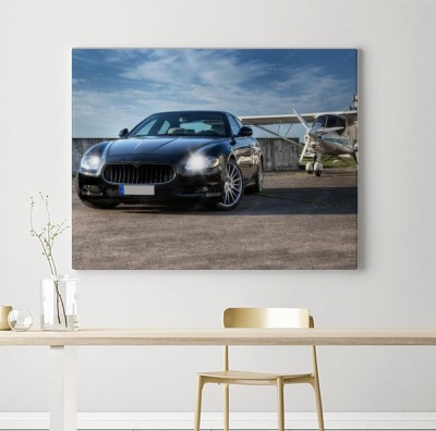 Obraz na płótnie Samochód CG i ultralekki samolot na lotnisku sportowym