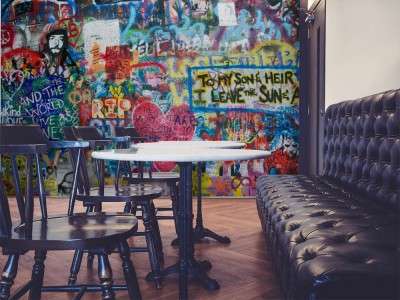 Fototapeta Kolorowa ściana Johna Lennona w Pradze