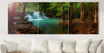 Obraz na płótnie Wodospad w lesie