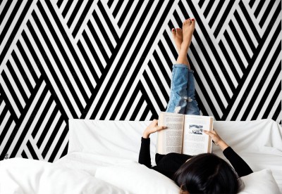 Tapeta Monochromatyczny powtarzalny wzór linii przerywanych