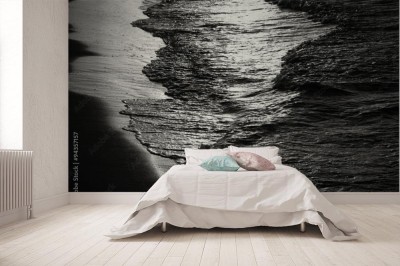 Fototapeta Obraz fal morskich w czarno-białej konwencji