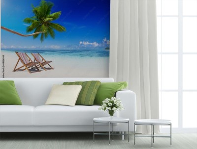 Fototapeta Leżaki na tropikalnej plaży