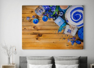 Obraz na płótnie Koncepcja Spa w odcieniach niebieskiego na drewnianej powierzchni