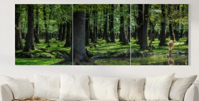 Obraz na płótnie Panorama lasu z jeleniem przy wodopoju