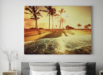 Obraz na płótnie Tropikalna plaża w żółtym słońcu