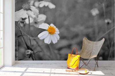 Fototapeta Biały kwiat z żółtym kolorem selektywnym