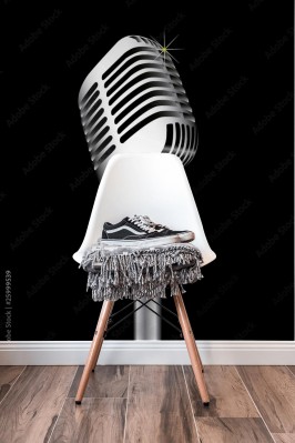 Fototapeta Srebrzysty mikrofon aluminiowy w stylu retro