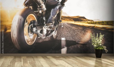 Fototapeta Szybki motocykl na wiejskiej drodze z motion blur