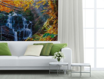 Fototapeta Złote liście nad wodospadem