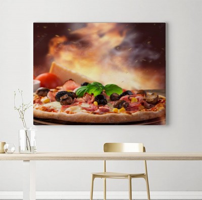 Obraz na płótnie Pyszna włoska pizza serwowana na drewnianym stole