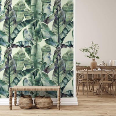 Tapeta Wzór z liści bananów i egzotycznych ptaków na delikatnym beżowym tle