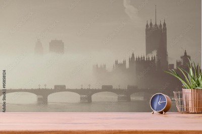 Fototapeta Ciężka mgła uderza w Londyn