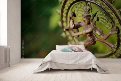 Fototapeta Statua Shiva Nataraja - Lord of Dance w słońcu