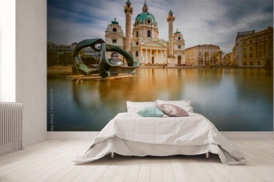 Fototapeta Zobacz na ul  Kościół Karola na Karlsplatz w Wiedniu  Technika długiego naświetlania z niewyraźnymi chmurami i błyszczącą wodą