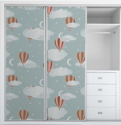 Naklejka na szafę do pokoju dziecka z wzorem w latające kolorowe balony na pastelowym tle