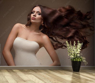 Fototapeta Portret pięknej kobiety z długimi latającymi włosami