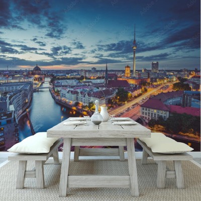 Fototapeta Berlińska linia horyzontu przy zachodzie słońca